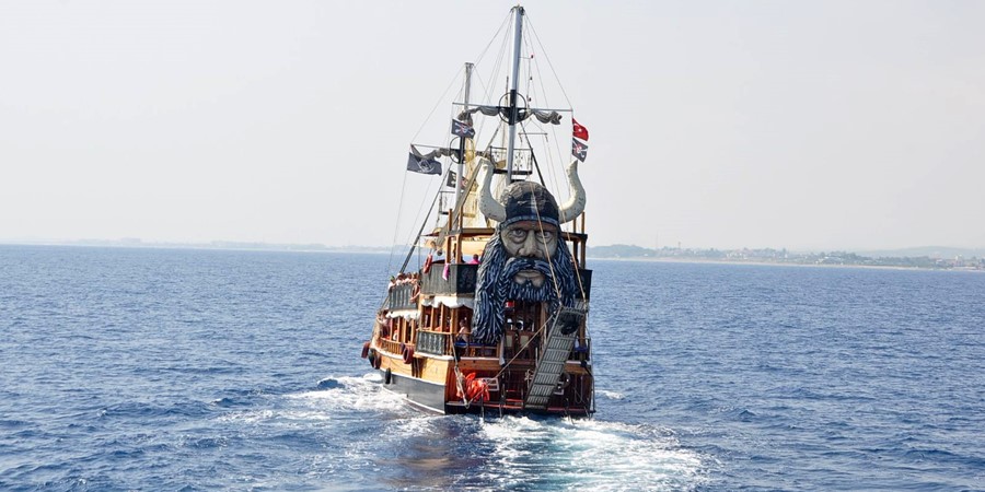 Side Pirate Boat Trip